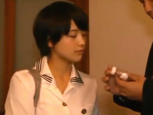 【向井藍】「もしよかったら一粒飲んでみます？」性欲強すぎて抑えきれない女子校生、怪しい媚薬に手を出し襲われるｗ