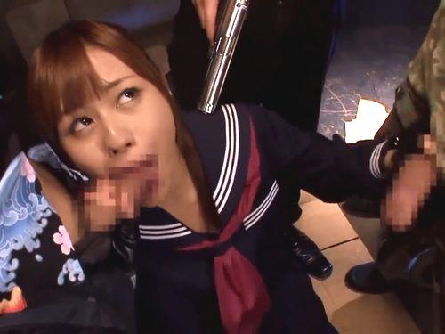 【瑠川リナ】向けられた拳銃にビビりながら必死のご奉仕！極悪組織のDQNに囲まれ抵抗できなかった潜入捜査官！