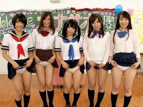 「チラっしゃいませ♡」　パンチラ・胸チラで満足できなかったらお触りOK！文化祭の模擬店を体験できる女子校生風俗
