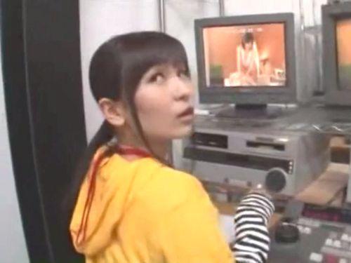 SOD女子社員を騙して感度調査！撮影した映像に音が入ってないと嘘の報告ｗ電マ使ってアフレコでアエギ声録音するセクハラ上司ｗｗｗ
