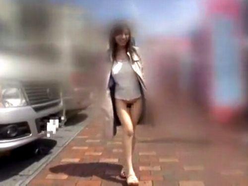 【秋野千尋】沖縄に到着してすぐ下半身剥き出し露出ウォーキングｗｗｗ言いなりアラフォー女子の遠征露出調教旅行！