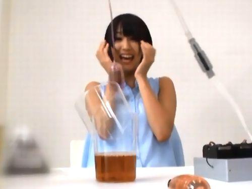 【湊莉久】「こんなの挿れちゃダメだよ！壊れちゃう！」ビッグバンローター装着して絶叫！衝撃の快感に涙目ｗ