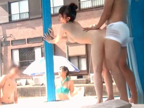 【MM号】生ハメしてるのも忘れて暴走！暴発気味に無許可中出しｗｗｗ男女の友達同士で性感マッサージ！本番我慢出来るか検証！