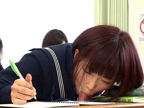 机！黒板！ロッカー！から飛び出る生チ●ポが人気の進学校『都立しゃぶりながら女子校』で激カワセーラー服女子校生が口内射精！