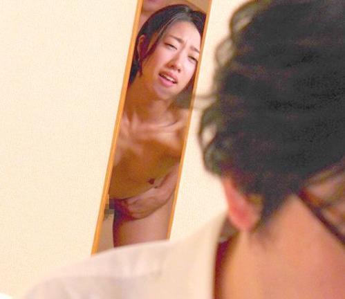 胸糞NTR「早く終わってくれ…早く…。」寝室に連れ込もうとする上司を立場悪化を懸念して止めることができませんでした…。