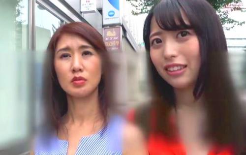＝素人ナンパ＝「淫乱母娘のWフェラ！」母娘をナンパして、まずは下着チェックから、段々とエスカレートしていく親子は完全にエロモード全開。