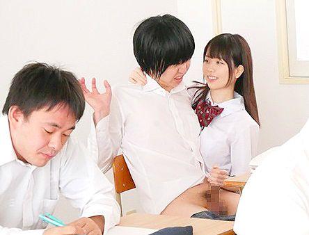 ＝小悪魔巨乳痴女＝「…お姉ちゃん…いま授業中だから…！？」僕のお姉ちゃんはド痴女でドS！逆らえない僕で性欲を満たす為に毎日あの手この手と手法を変えて襲ってくる！