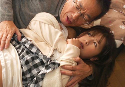 ＝ロリ＝「だめ、先生 怖いよ…私、処女なんです…怖いんです」恩師に家庭教師を頼んだのだがいきなり襲われてしまう。