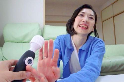 ＝素人ナンパ＝素人妻宅訪問「お家でする他人とのSEXがこんなに興奮するなんて…」夫の居ぬ間に自宅寝室で不倫性交！熟女のご自宅訪問♡