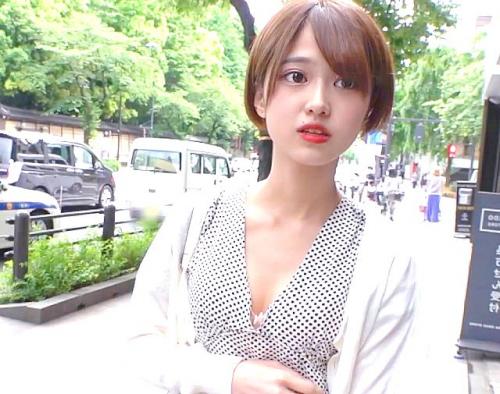 ＝素人ナンパ＝「今年の水着、見せてもらえませんか！？」自宅に訪問し、今年着る予定の水着を見せてもらい開放的になった美少女の感度は抜群！全身痙攣しながらイキまくり、マ〇コびちゃびちゃにしてあへあへ喘ぎまくります！