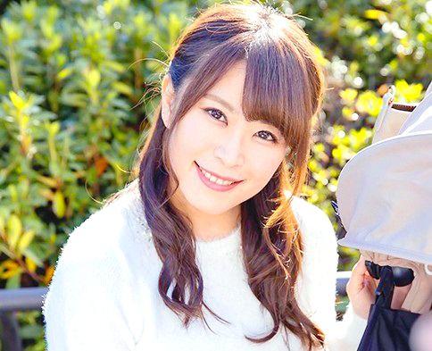 MM号「産後ご無沙汰だった奥さんはガッチガチのチ○コを一目見てメスの顔に豹変！」Gカップ新米ママに旦那と子供の目の前で連続中出し