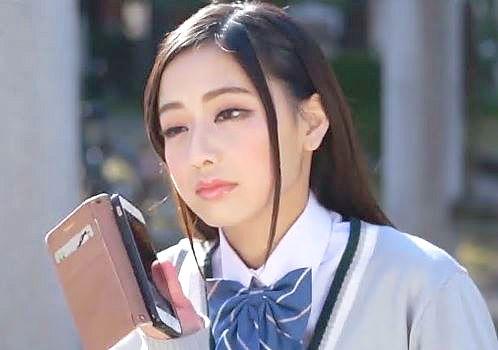 ＝素人＝小柄で元気妹系美少女のキツキツパイパンマ○コに生挿入！