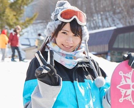 ＝MM号＝ゲレンデに来ていた友達同士の男女をナンパ。遭難時の対処法を教え、密着ちちもみ、指入れ保温で発情した友達同士の男女は…。