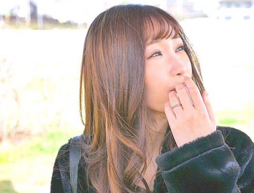 =素人=夫婦仲いい27歳スレンダーFカップ巨乳妻がAV出演！何度突かれても貪欲に他人棒を求める姿は淫乱すぎ！