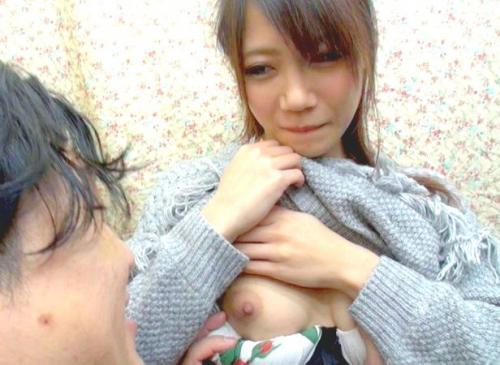 ＝素人ナンパ＝「あっ！？自分で挿れちゃった！」ガマンしていたのか？チ○ポ握ってマ○コに誘導！？自分から事故挿入を狙ったすっごい腰振り！