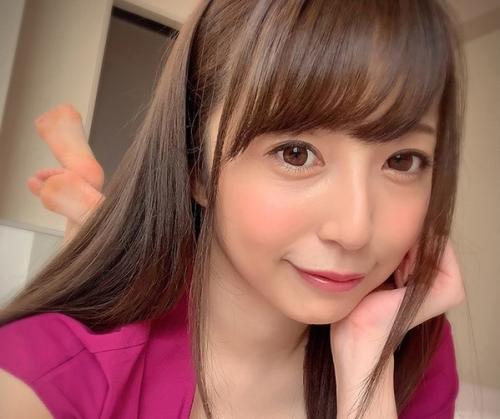 ＝素人ナンパ＝着衣のままでいいからと話を持ちかけ女性を募る。スマタだけではなく巨乳ならではのパイズリ、そして生セックスを展開！
