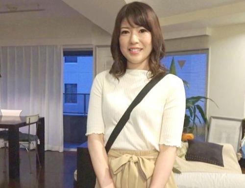 ＝素人妻ナンパ＝「…アナタ…ごめんなさい…。」自宅で他人棒に中出しされ旦那と寝ている寝室でNTRファック！！