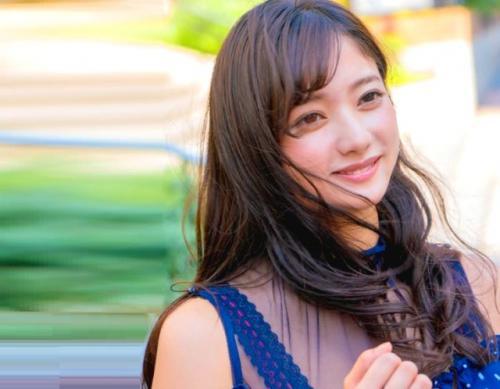 人妻ナンパ「ご主人には言えない秘密を共有しませんか？超巨乳のセレブ妻をなし崩し的に脱がせて中出しSEX！