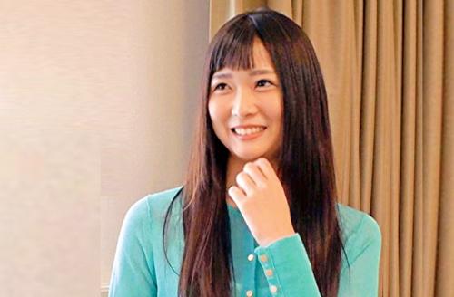 ＝素人＝少し天然な話し方が愛嬌抜群！貧乳ちっぱいでウブな女の子に中出しセックス！