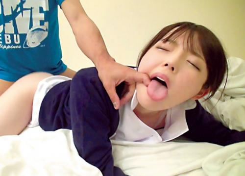 ＝素人＝「ロリ系ナースちゃんが優しく精子を子宮で受け止めてくれましたｗｗ！」フル勃起したチ○ポを白衣の奥にズブリ！金玉空になるまで何度も中に出しましたｗｗ！