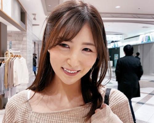 ＝素人＝「パンツ越しに擦らせて！」とお願い。更にそのパンツも脱いでとお願いすると女の子は濡れ濡れ。ヌルヌルと擦るうちに事故的に挿入！