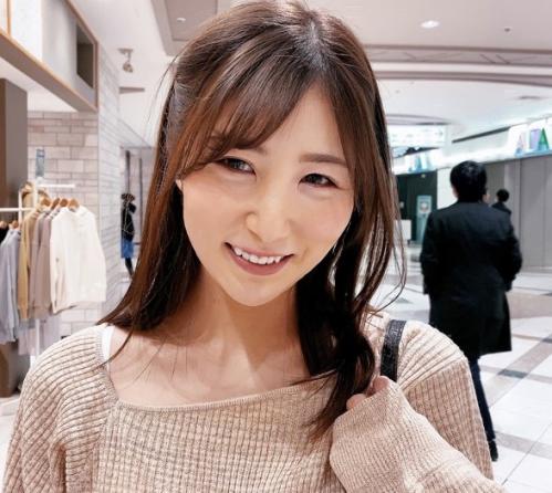 悪質素人ナンパ「パンツ越しに擦らせて！」とお願い。更にそのパンツも脱いでとお願いすると女の子は濡れ濡れ。ヌルヌルと擦るうちに事故的に挿入！