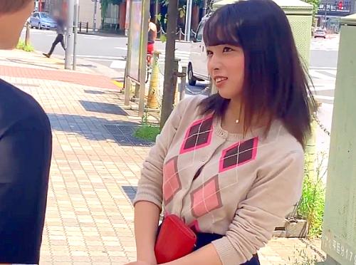 ＝素人＝生中出しもOKなんてマジ最高！ロリ巨乳ちゃんのFカップおっぱいをトコトン堪能ｗｗ！