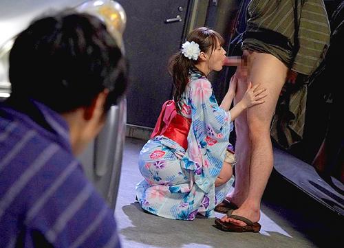 ＝NTR＝突然の大雨が僕らを離れ離れにさせる。元カレに偶然会ってしまい、強引にホテルに連れ出されていた…雨はまだ、止みそうにない―。