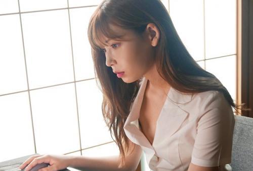 ＝人妻不倫＝同僚に寝取られた若妻！少しだけ罪悪感はありました。だけど…まさかこんな事になるだなんて…。
