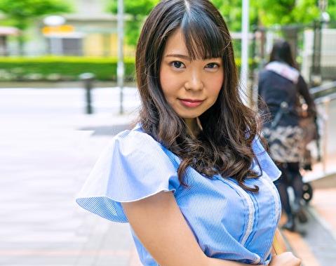 ＝素人＝色白な巨乳妻をナンパしてインタビュー。二人っきりでハメ撮りに発展。