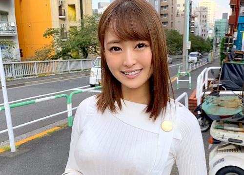 ＝素人＝「酔うと右隣の人とヤっちゃう傾向があるんですよ…///」礼儀正しくて、育ちもよさげで真面目そうな女子大生さんですが、清純そうな顔してヤることはヤってる。