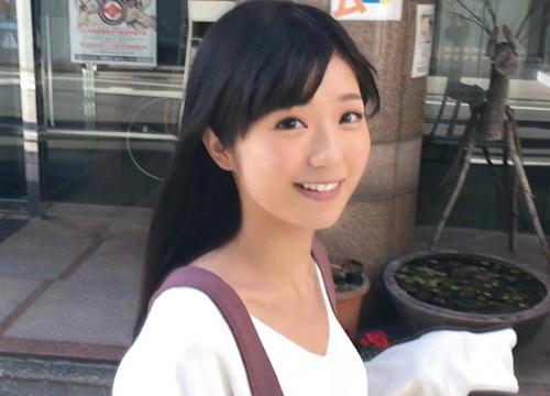 ＝素人＝「ぬっ、脱ぐ！？」と戸惑いモジモジ、仕草可愛すぎw！超絶美少女な裏垢JDが流されまくって、うっかりどエロいハメ撮りを許してしまう。