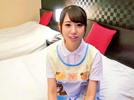 ＝素人ナンパ＝「おっぱいが性感帯の保育士さん聖母のお股にぬぷっっ！」たくさん吸わせてオッパイ絶頂！もちろん最後は中出しOK！！