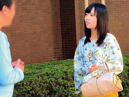 ＝素人＝経済学部の18歳！経験人数一人のウブな彼女。責め方を覚えてみたいと馬乗り素股に挑戦！