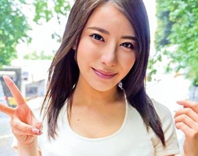 ＝素人ナンパ＝「この子の騎乗位凄すぎない！？」エロすぎる現役大学生！！3ヶ国語を話すバイリンガル娘のパイパンマ○コに中出し！！