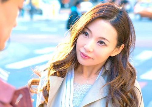 ＝素人ナンパ＝性生活の話に始まり下着、性感チェックを巧妙に遂行。下半身をさらけ出させる。そしてホテルへ！