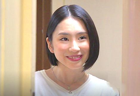 ＝熟女＝「童貞と見抜かれた僕はもう隣の人妻には逆らえない…。」その日から彼女に弄ばれる日々が始まって…。