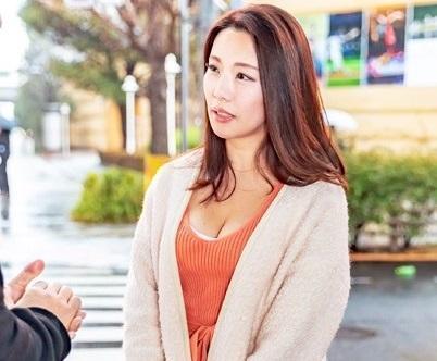 ＝美魔女ナンパ＝「美魔女のエッチな騎乗位ｗｗｗ！」ターゲットはクソエロイ人妻で熟女を西新宿でナンパ！！スレンダー巨乳で黒い下着がエロすぎる！