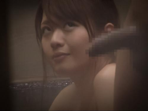 【人妻NTR】寝取られ願望変態夫の美人奥様をお風呂でハメる！他人棒のデカチンチンポに欲情濡れるマンコと中出しSEX!
