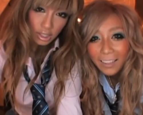 【黒ギャル】小悪魔ギャルJK二人に主観でたっぷりイジメられるM男！ハーレム逆レイプ！チンポ入れると可愛くなるwww