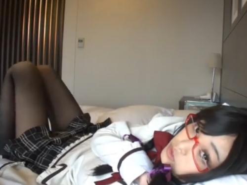 【個人撮影】ロリ巨乳メガネ美少女JKと黒パンストずらしハメ撮りセックス！可愛すぎるアニメ声の制服娘に大量中出し！