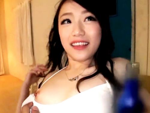 《素人ナンパ》「酔っぱらって乳首たっちゃった♡」ギャルグループと酒飲み乱交パーティー！キメセクハーレム酒池肉林www