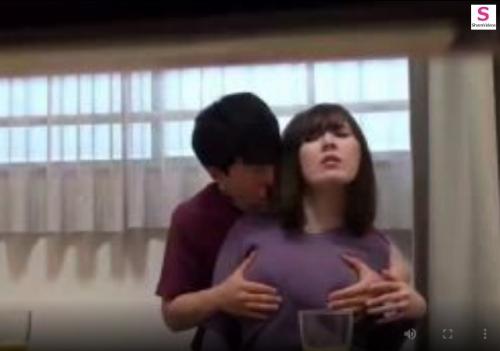 【不倫】色白美人のママ友に子供相談していると巨乳に目が行きムラムラ、、、相手もまんざらでも無く騎乗位ファックに以降ｗ
