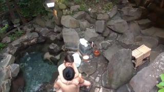 露天風呂の噂、、、、裸で初対面となった男女は結ばれるのか？検証の結果は、、、