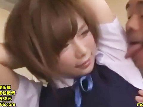 紗倉まな：美少女はどこを嘗めても美味いしエロい♥冴えない中年オヤジが女子校生の体を舐め回す！