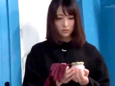 美人な奥さんを嘘マッサージで騙す！乳首イキ目指して乳首責め！発情させて不倫SEXおっ始め！最後は後悔の表情…あーあｗ