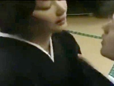 【天罰よくだれ！】美熟女の奥さんが未亡人となりイシカワという既婚の他人棒と背徳の人妻NTRセックスしてしまうエロドラマ