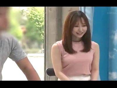 【乳首イキ】柔らかい笑顔が魅力的な人妻の柔らかい美乳おっぱいをマッサージ！羞恥な痙攣イキが可愛くてエロい！
