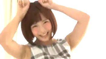 ロリかわいいショートカットのお姉さんのムチムチしたカラダをハードピストンでガン突き性交！濃厚なSEXがスケベすぎる
