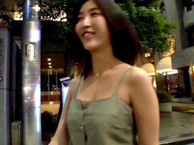 ジム通いのエロかわいいスレンダー美人妻を素人ナンパ変態企画でゲット！網ベビードールのセクラン姿で人妻NTRセックス！